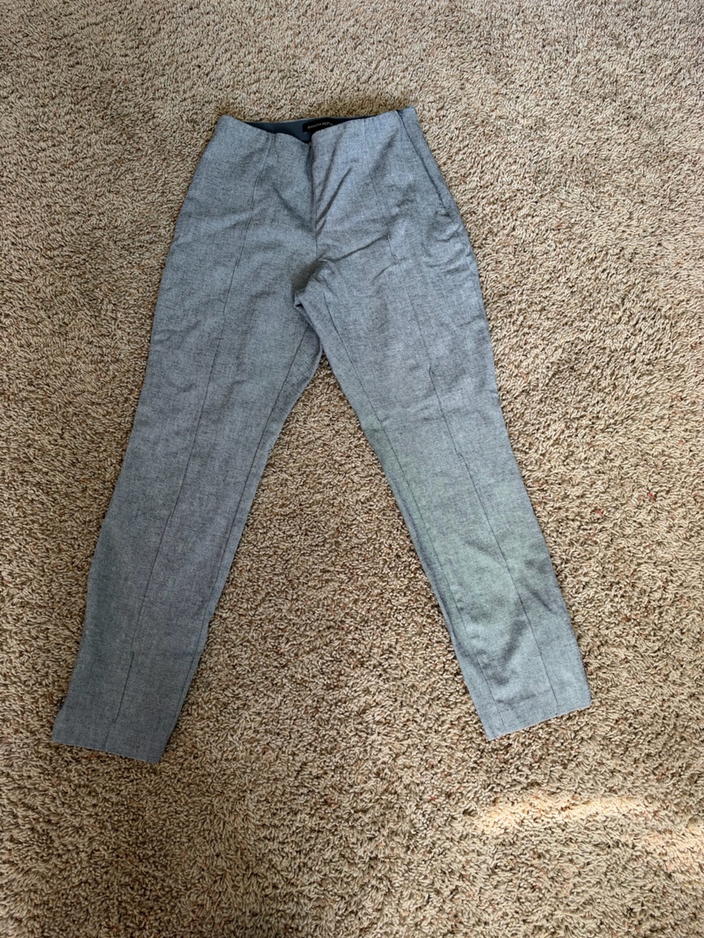 Banana Republic Light Gray Men's Dress Pants - Tailored Straight